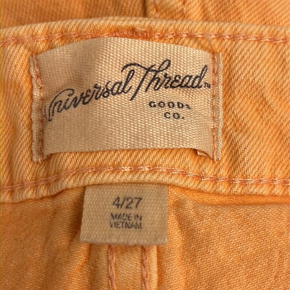 Universal Thread ladies Jean shorts - Picture 4 of 6